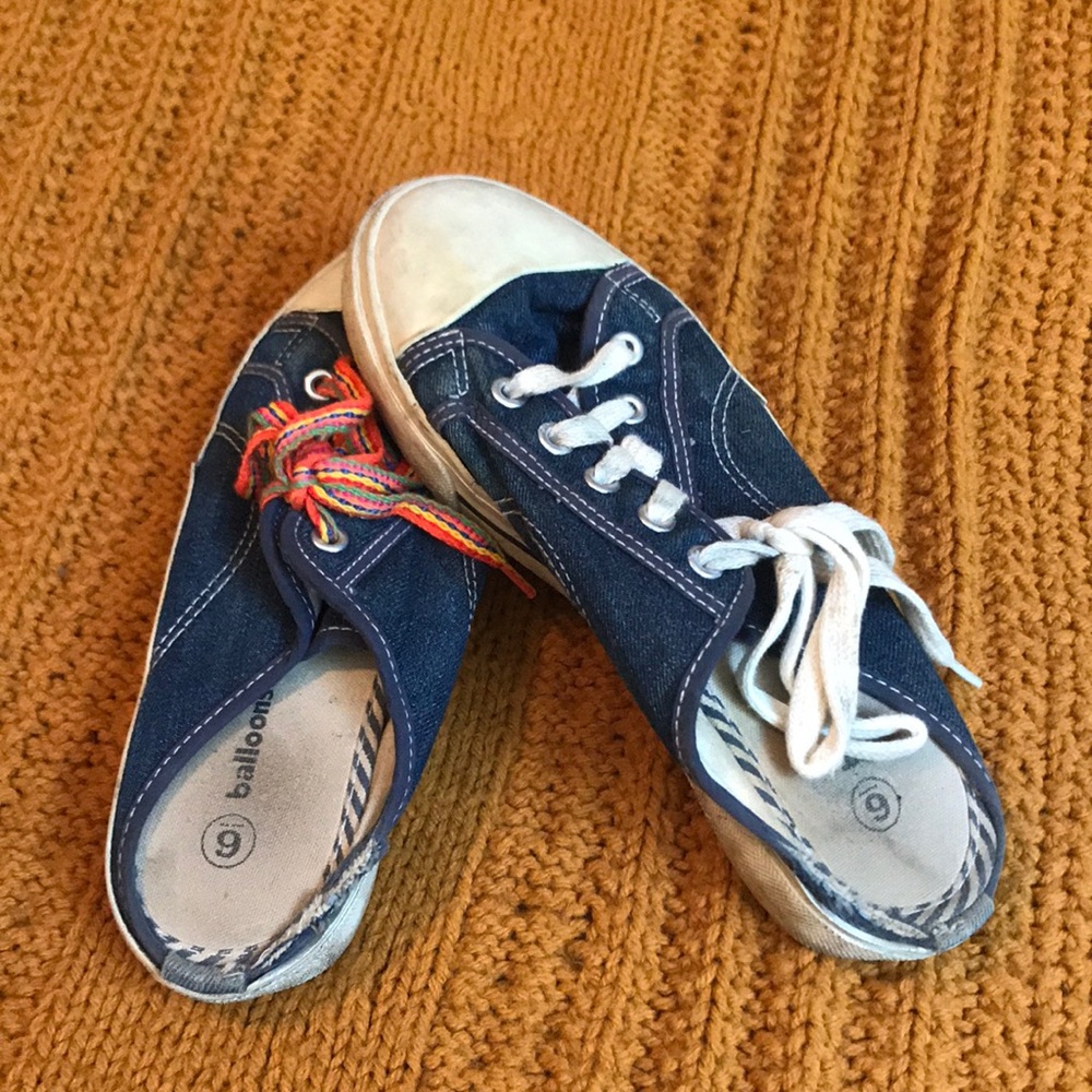 Vintage Slip on sneakers size 6